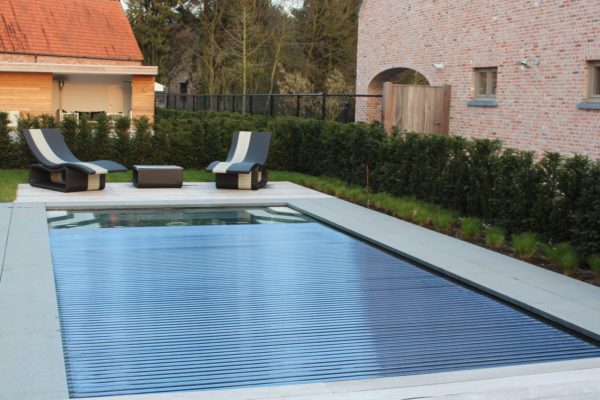 Piscine composite avec volet automatique Nord Pas-de-Calais