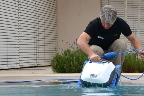 Magasin spécialiste robots piscine Dolphin Nord Pas-de-Calais