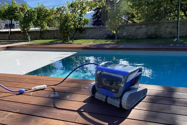 vente robot nettoyage piscine M700 Hauts-de-France
